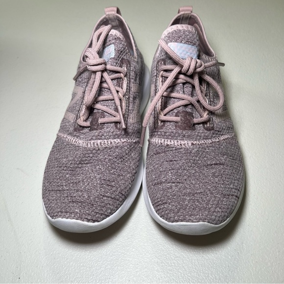 New Balance Women’s Pink FuelCore Coast Size 6.5 Sporty Lightweight Trendy - Picture 2 of 9